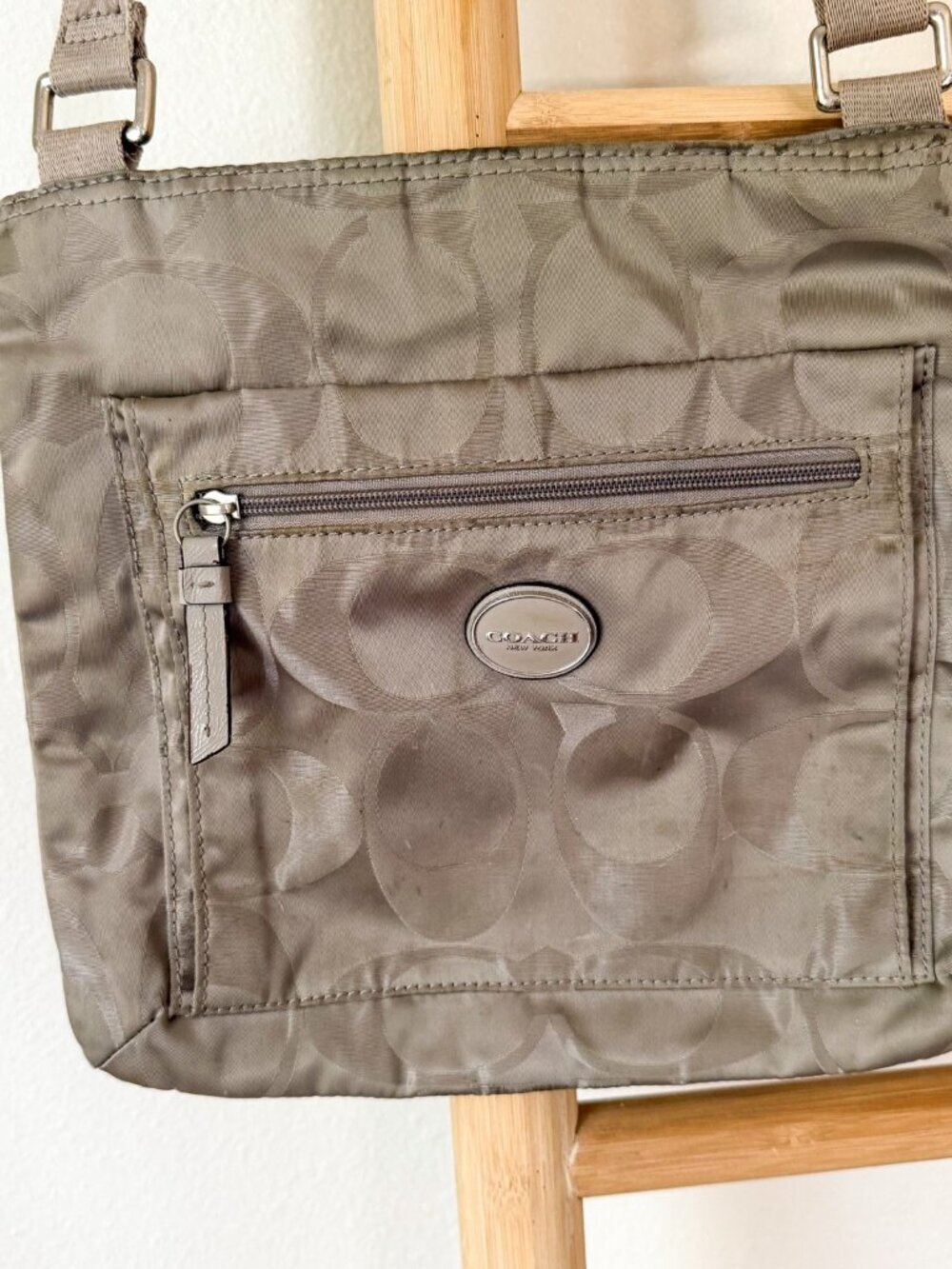 Coach Signature Nylon Crossbody Bag Gray Silver Zip Pocket Adjustable - Picture 2 of 8